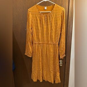 Old Navy Sz Medium Fall/ Winter Orange Patterned Women's Dress